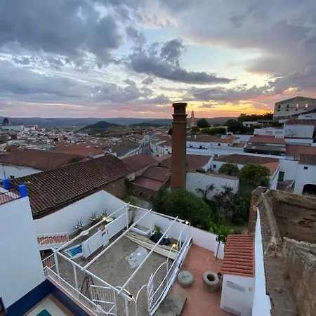 Rural La De Cigueenas Hotel