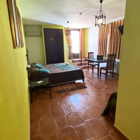 Rural La De Cigueenas Otel Jerez De Los Caballeros