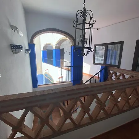 Hotel Rural La De Cigueenas 2*