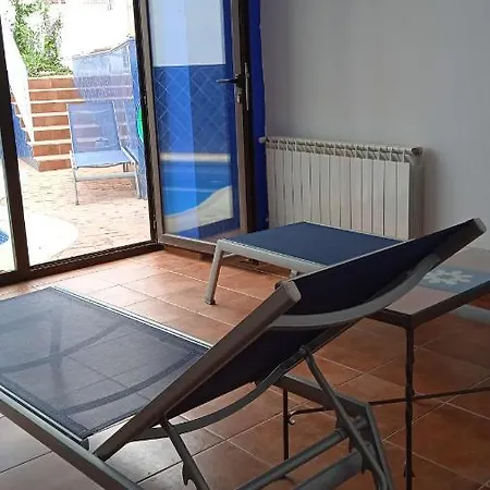 Rural La De Cigueenas Otel