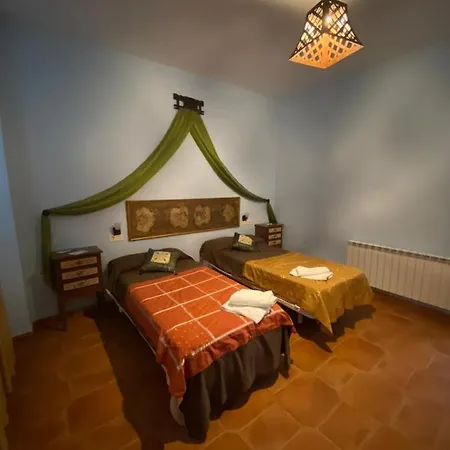 Rural La De Cigueenas Otel