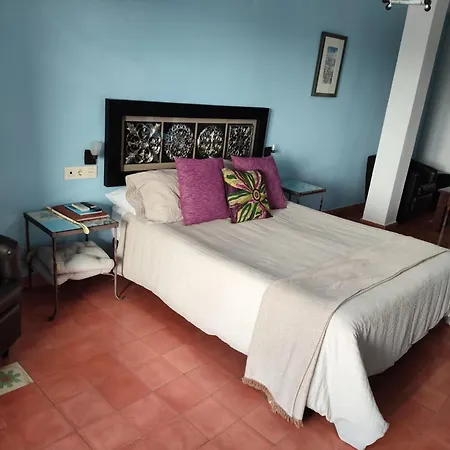 Rural La De Cigueenas Hotel