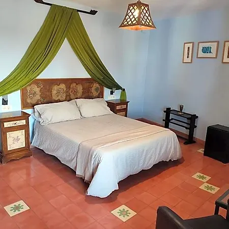 Otel Rural La De Cigueenas