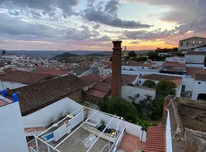 Rural La De Cigueenas Hotel