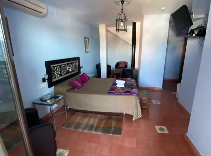 Hotel Rural La De Cigueenas 2*