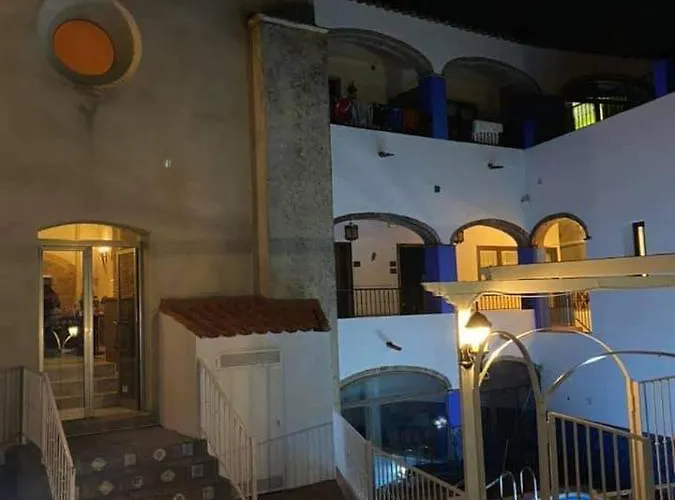 Rural La De Cigueenas Hotel 2*