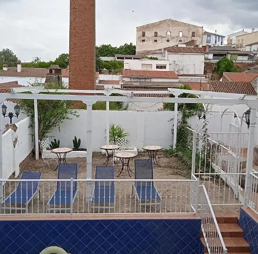 Rural La De Cigueenas Hotel