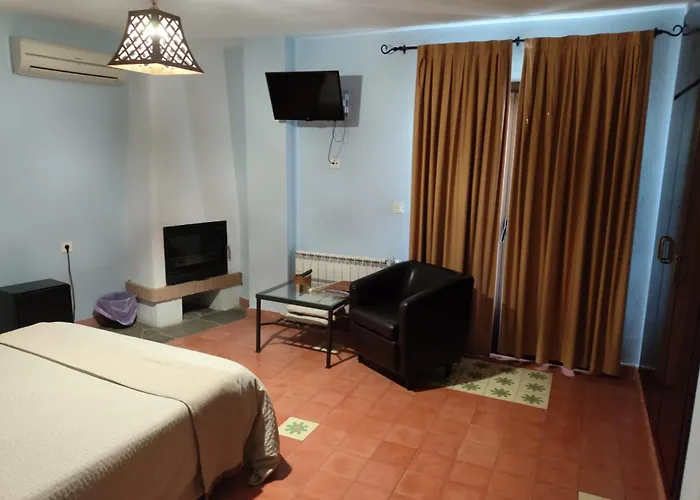 Rural La De Cigueenas Jerez De Los Caballeros