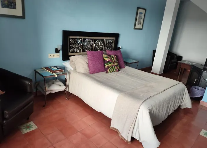 Rural La De Cigueenas Hotel