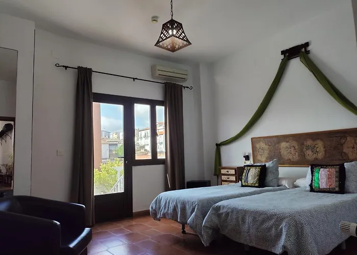 Hotel Rural La De Cigueenas 2*